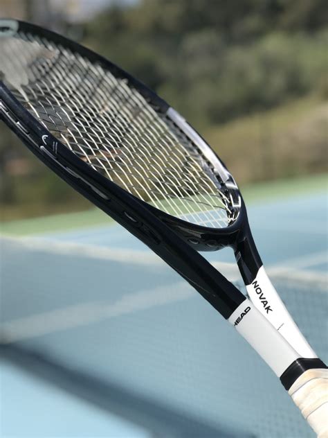 Playing with Novak Djokovic's Racquet - a review of Novak's new racquet