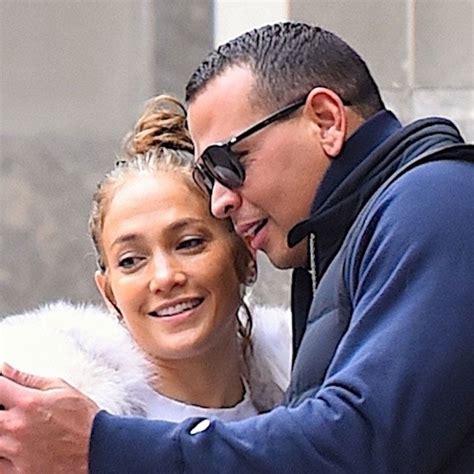 Jennifer Lopez And Alex Rodriguez Are Engaged See Her Massive Ring