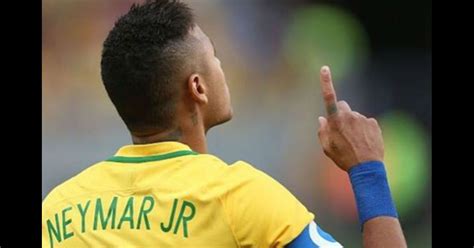 A seleção de haja coração está entrando em campo nesta segunda, 12/10, no horário das sete, na tv globo. Neymar foi criticado por Galvão Bueno após dois empates ...