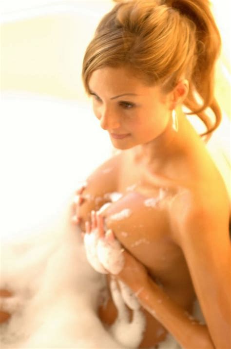 Amy Nude In Bubble Bath At Ftv Hunter