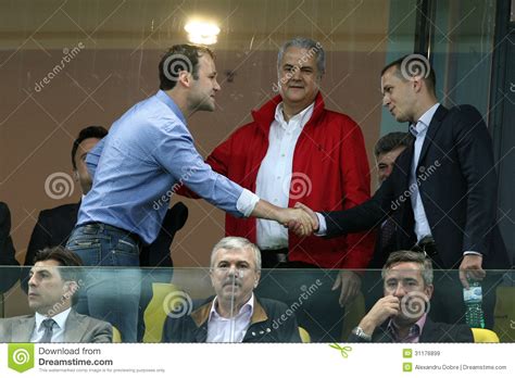 Steaua schlitterte im playoff der champions league gegen die uefa hat trainer mirel radoi von steaua bukarest mit sofortiger wirkung von allen europäischen. FC Dinamo Bukarest FC Steaua Bukarest Redaktionelles ...