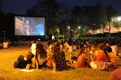 Función De Cine En Tu Parque Parques Alegres Iap