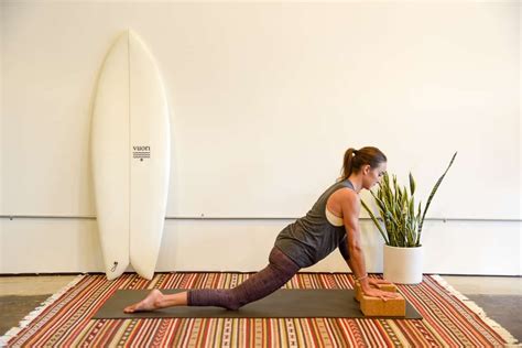 yoga for surfers 21 surfing stretches you need to know surfing workout surfing mavericks
