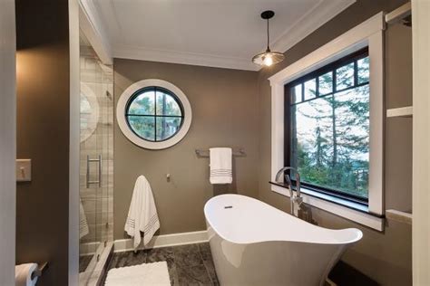 Tubs can be curved or straight. Master Bathroom Boasts Large Soaking Tub | HGTV