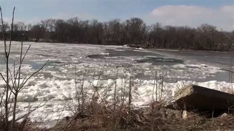 Ice On The Kankakee River Youtube