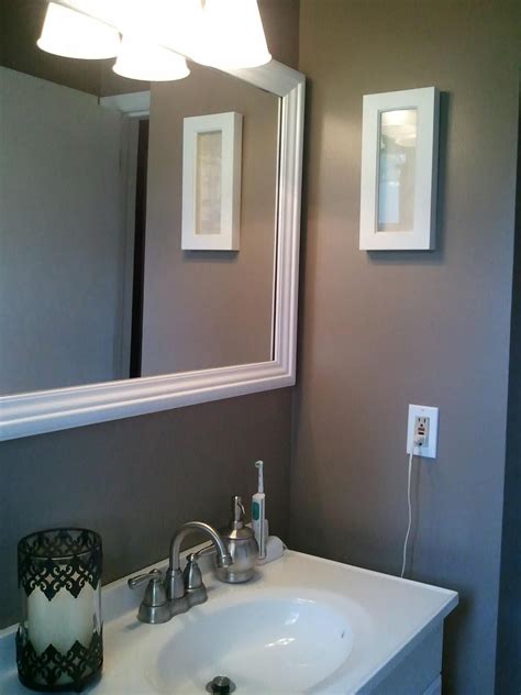 14 Best Paint Color For Small Bathroom