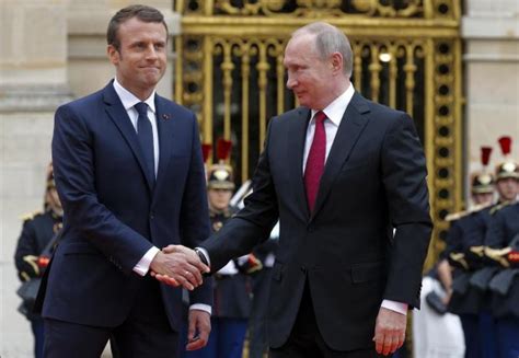 Macron Meets Russias Putin Near Paris Promising Tough Talks
