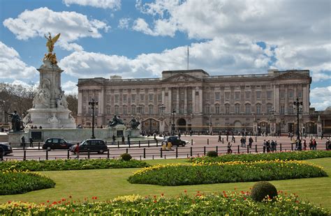 See pictures and our review of buckingham palace. File:Buckingham Palace, London - April 2009.jpg - Wikipedia
