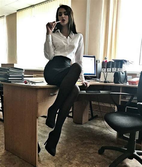 Sexy Secretary Tiki2rude
