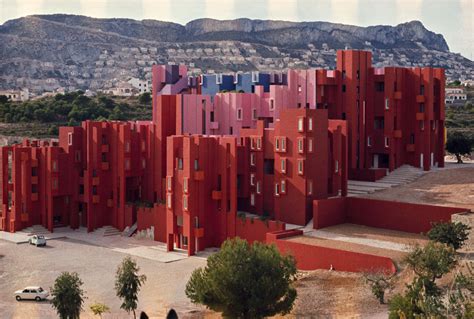 La Muralla Roja Ricardo Bofill Taller De Arquitectura Archinect