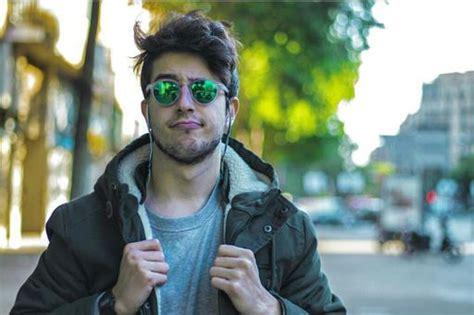 He was born in 1980s, in millennials generation. Tekendo •♧ | Wiki | ・Rol Play Aмιno・ Amino