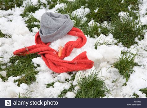 Melting Snowman High Resolution Stock Photography And Images Alamy