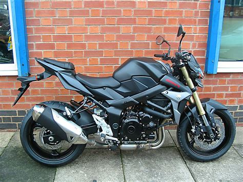 new suzuki gsr750 motorcycle