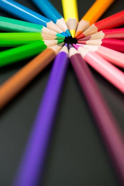 Premium Photo Color Pencils Arranged In Circle