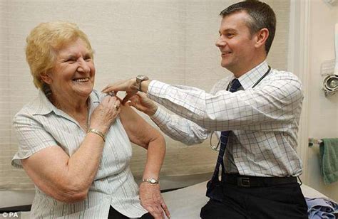 Nhs Hospitals Are Bribing Nurses To Get Their Flu Jabs Daily Mail Online