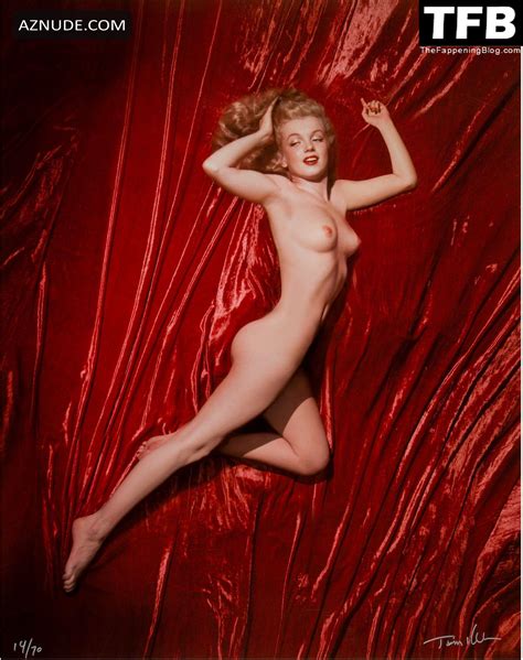 Marilyn Monroe Sexy Poses Naked Showcasing Her Nude Figure On Red