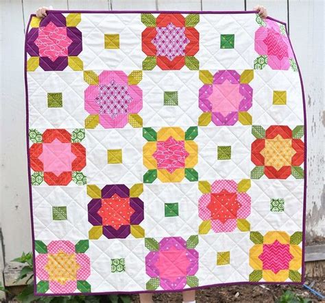 Flower Garden Quilt In 2020 Quilts Flower Garden Quilt Garden Quilt