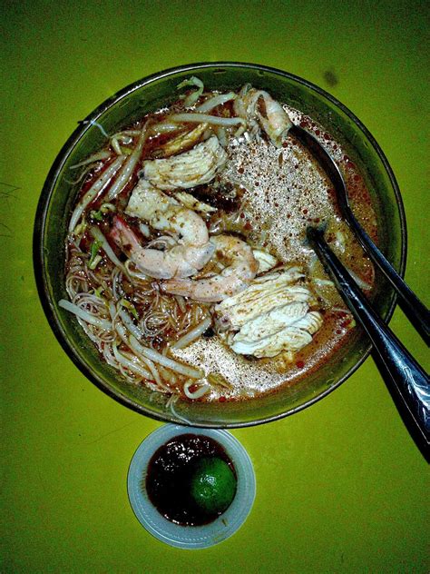 Semua bahan dah ada, jom kita tengok cara membuat resepi laksa sarawak yang pastinya bertambah ni : Kereta Sewa Kuching Kuching Sarawak - Resepi CC