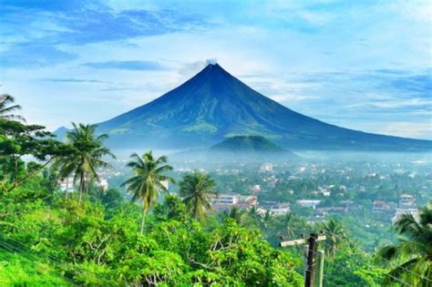 Mayon Volcano Legend And Awesome Reality Out Of Town Blog