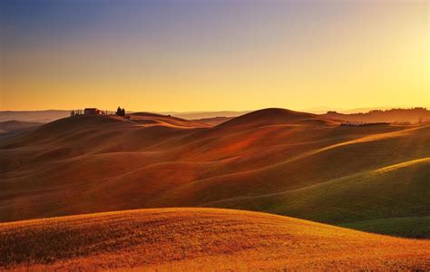 Secret Italia Tours Tuscany Sunset Rural Landscape Rolling Hills