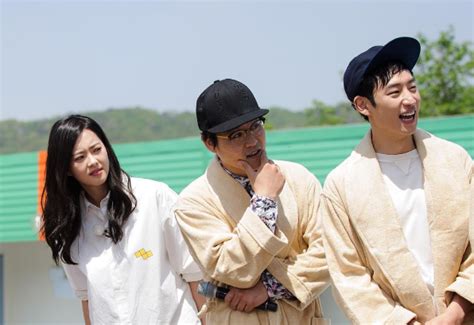 Kang kyun sung makes monday special with yet another beautiful cover! Lee Je Hoon, Go Ara, and Kim Sung Kyun Join "Running Man ...
