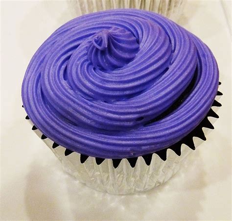 Traditional Cupcake In Purple Cute Cupcakes Sweet Treats