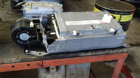 3,8 à 4,3 et 87 à 100. Batterie TOYOTA YARIS III 1L5 VVTI AUTO HYBRID Essence/Hy ...