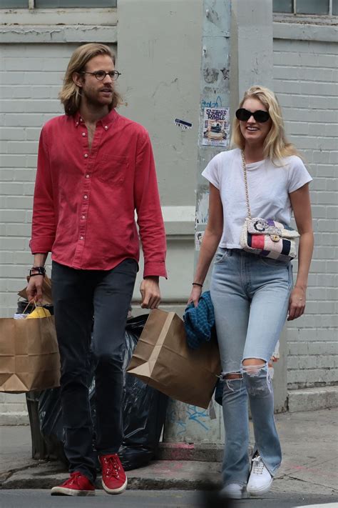 She modeled for victoria's secret, appearing in the brand's annual fashion show from 2011 to 2018. Elsa Hosk With a Boyfriend Tom Daly - Shopping in Soho New ...