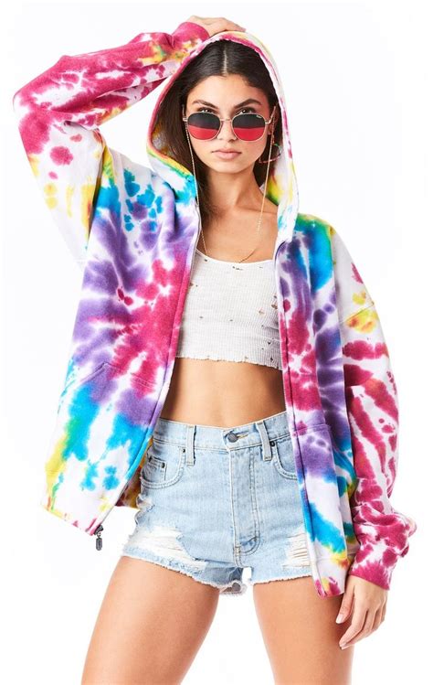 Https://favs.pics/outfit/tie Dye Sweat Outfit