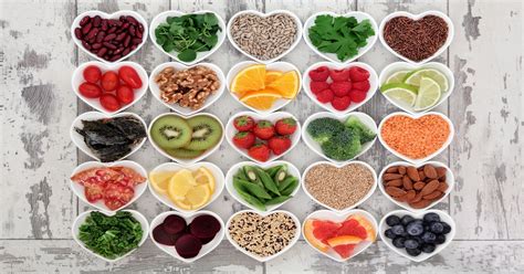 Learn what foods help protect your cardiovascular system from heart attack, coronary heart disease, stroke, and cardiovascular disease. How to Choose Foods Good for Your Heart?