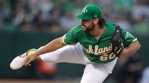 Blue Jays Officially Sign Right Handed Pitcher Tanner Roark