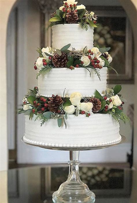 30 Fabulous Winter Wedding Cakes We Adore Christmas Wedding Cakes