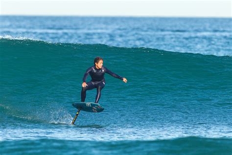 The Beginners Guide To Foil Surfing