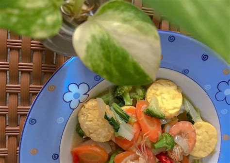 Sajian oriental, lengkap dengan protein nabati dan hewani? Resep Sapo Tahu Udang oleh Nissa Fatarina - Cookpad