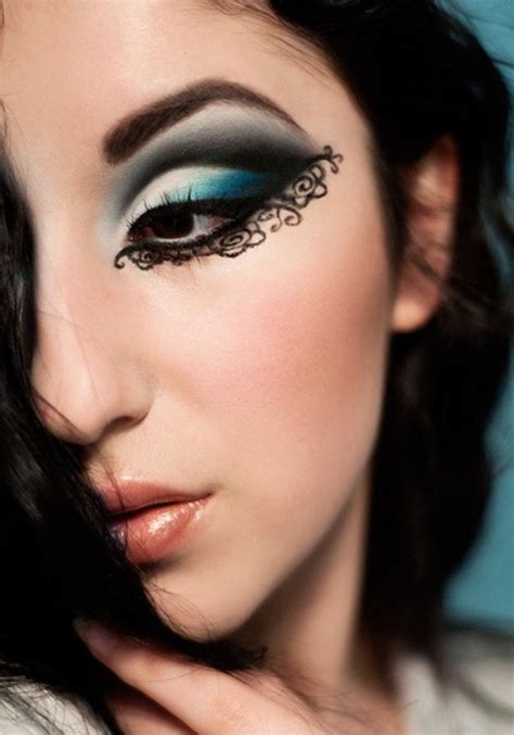27 Eyeliner Styles And Looks For All Types Of Eye Shapes