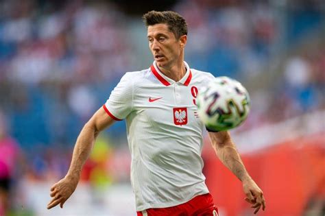 Kibicom udostępniona też zostanie aplikacja mobilna wraz. Hiszpania - Polska. EURO 2020. Typy, kursy (19.06.2021 ...