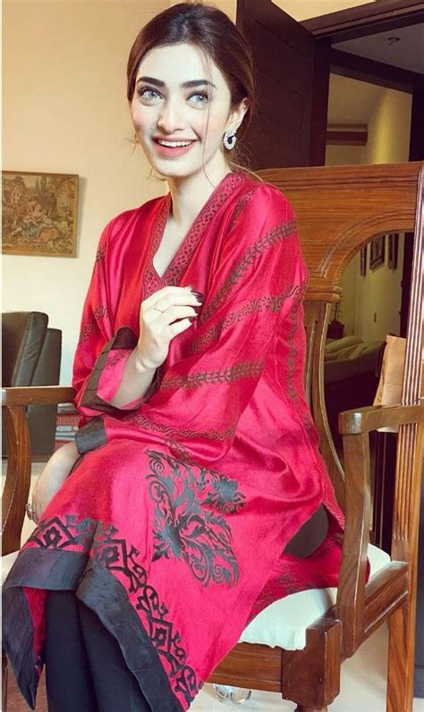 Pin By Maya Khaani On Pakistani Actors Beautiful Pakistani Dresses Casual Indian Fashion