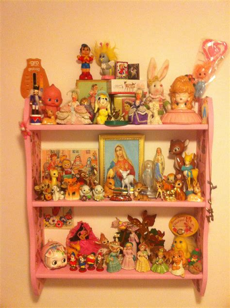 Vintage Toy Shelf Vintage Kitsch Vintage Dolls Vintage Decor Retro Vintage Vintage Finds