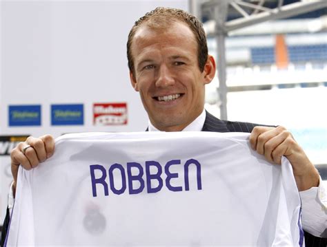 If you have watched him at chelsea or real madrid, switched off and woke up in 2012, you'll be amazed at how different robben is playing since you checked him last time. Geheime deal van 1,1 miljoen bij transfer Arjen Robben - NRC