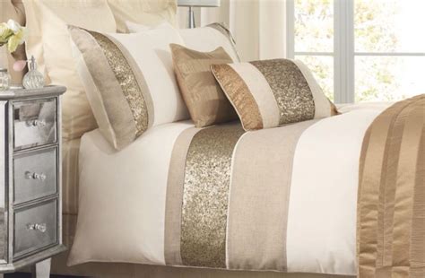 Pin By Gemma Taylor On Beautiful Boudoirs Gold Bed Gold Bedding