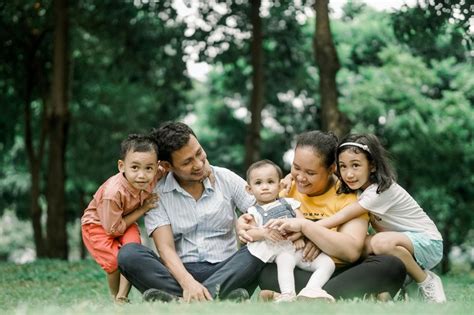 13 Tips Membangun Keluarga Bahagia Bersama Suami Tercinta