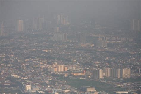 Pencemaran udara adalah proses terbentuknya udara yang kotor. Darurat Udara Jakarta - Kolom Tempo.co