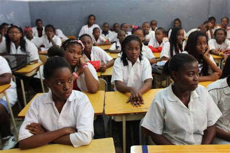 Sonangol Inaugura Escola Em Luanda E Diz Que Não Deixa De Financiar Obras Sociais Ver Angola