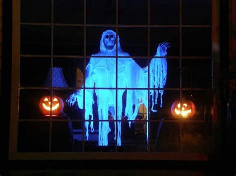 76 Scary But Creative Diy Halloween Window Decorations Ideas You Should