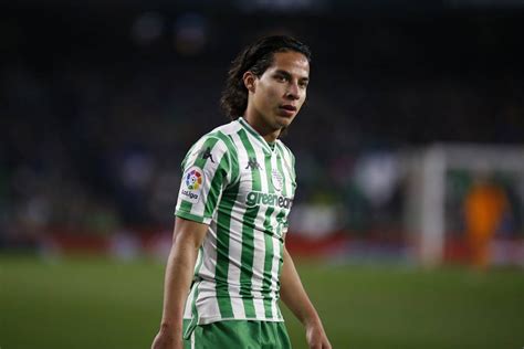 Real betis derrotó como visitante al villarreal por 2 goles a 1, en la jornda 23 de la liga española. New Real Betis Diego Lainez Home Jersey 2019-2020 Sports ...