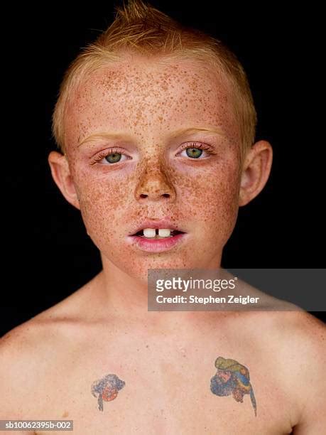 Fake Freckles Foto E Immagini Stock Getty Images