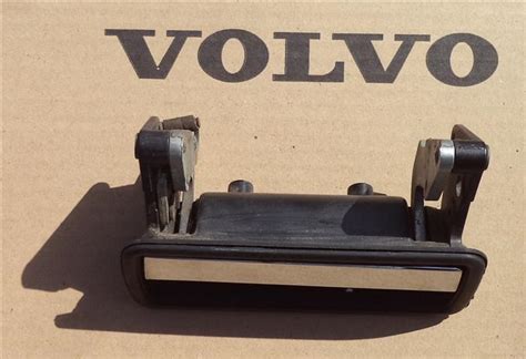Volvo 240 Door Handle Assembly Right With Chrome Voluparts