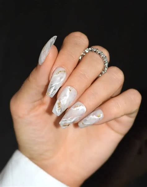 40 Gorgeous Marble Nail Designs To Try This Year
