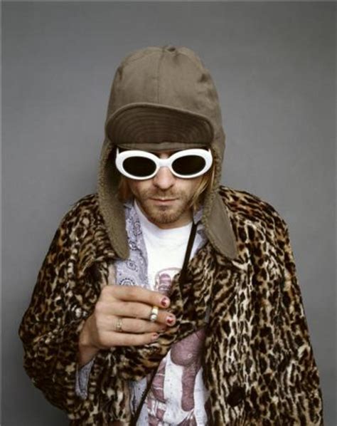 Celebrities musician nirvana singer music kurt cobain photos rock music donald cobain pretty people. King Of Grunge: Nirvana's Kurt Cobain Fancy Dress Costume ...