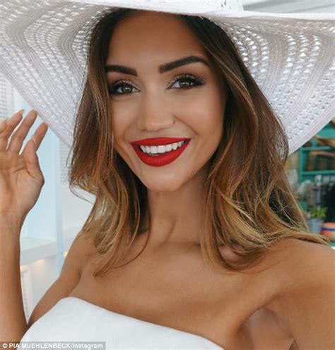 Pia Muehlenbeck Reveals Top Tips For Perfect Selfie Daily Mail Online